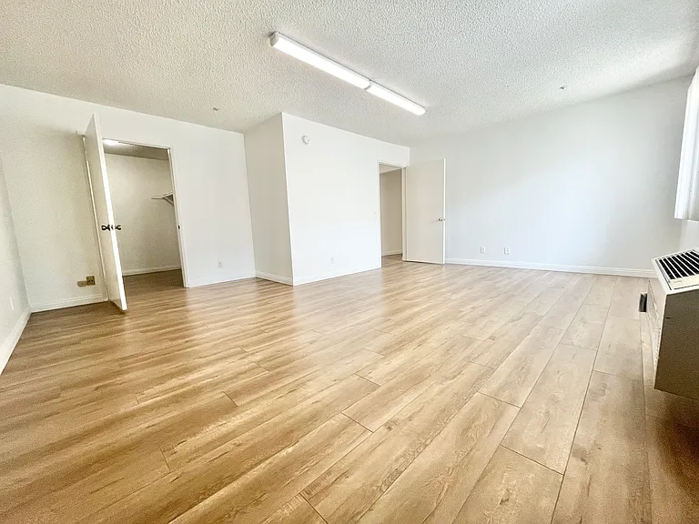 982 S New Hampshire Ave #201 — Photo 4