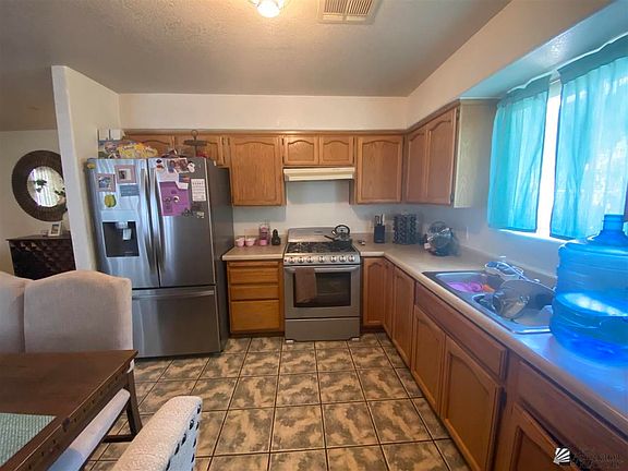 5th image of 1752 E C St