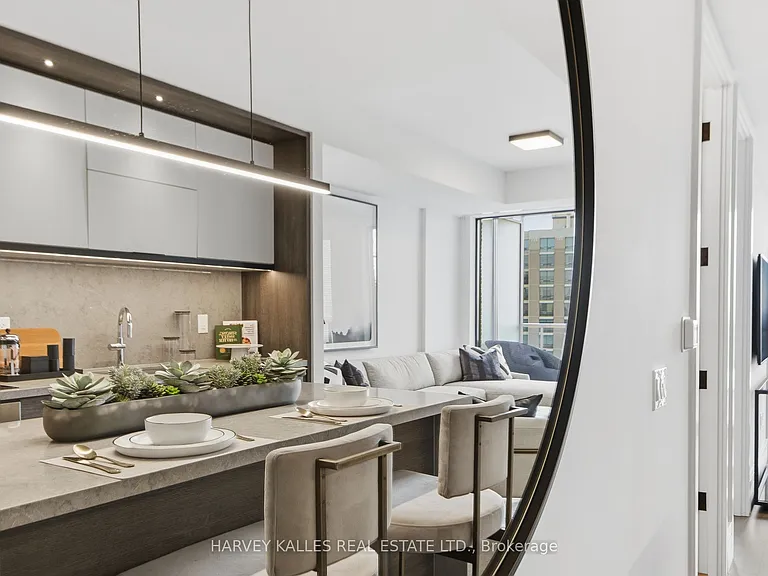 215 Lonsdale Rd #1205 — Photo 3