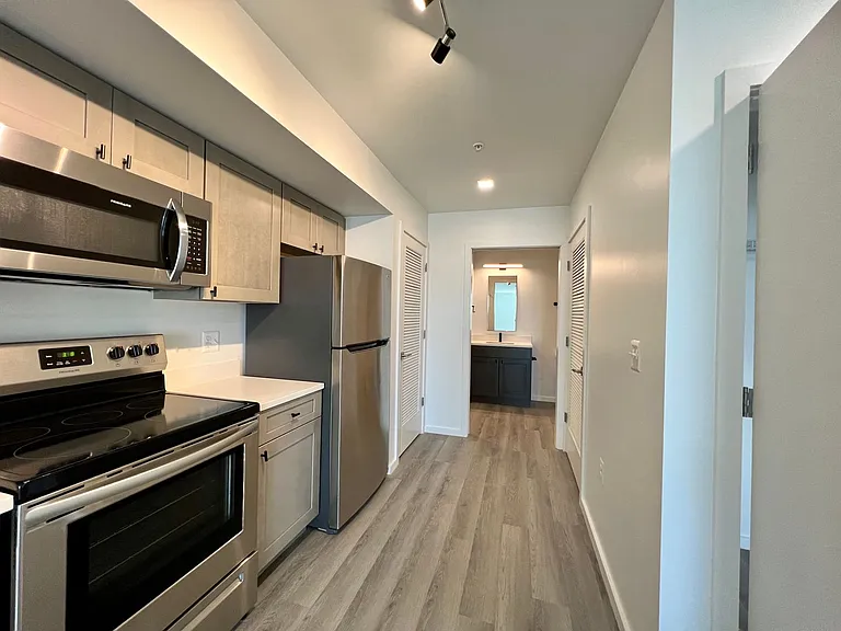 725 W Pratt St. — Photo 42