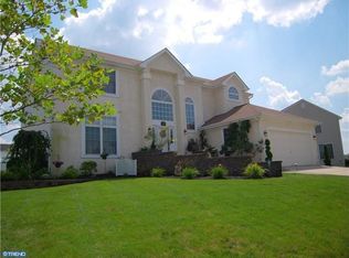 31 Scenic Point Cir, Sicklerville, NJ 08081