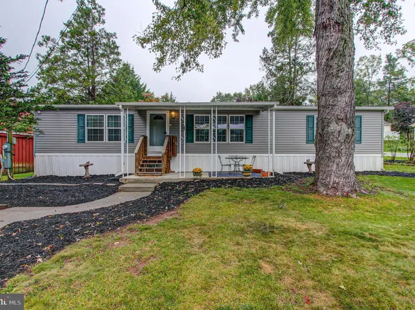 4 Terrace Dr, Spring City, PA 19475
