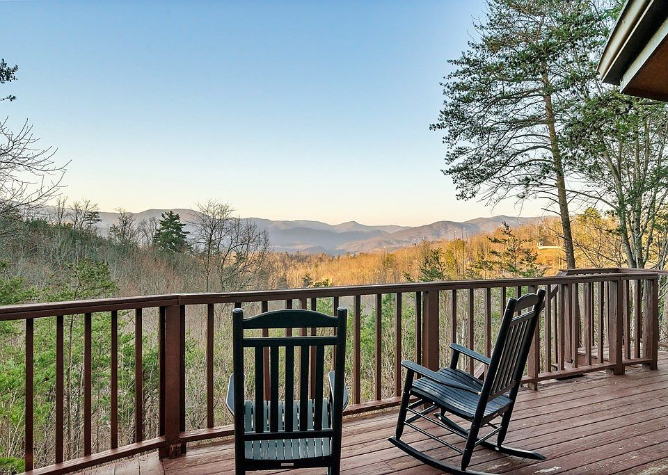 1064 E Foothills Dr, Gatlinburg, TN 37738 Zillow