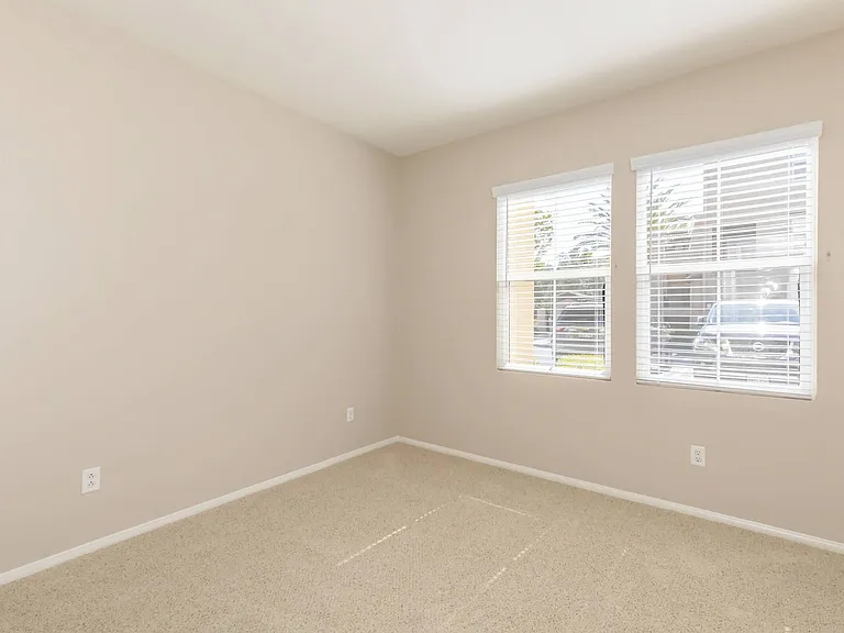 Laurel Vista Apartment Homes — Photo 39