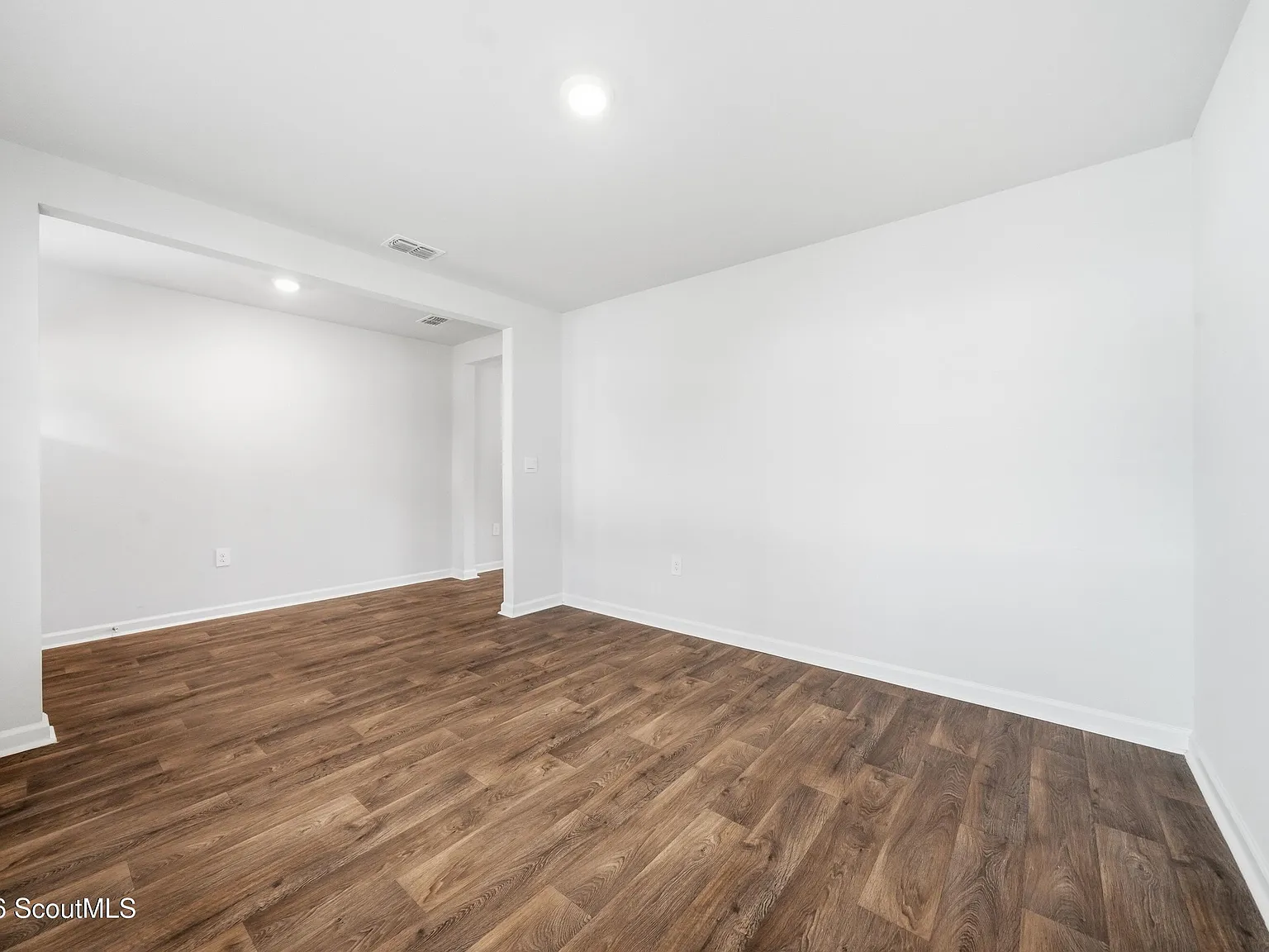 5 bed, 3.0 bath, 2484 sqft, $2,800 — Photo 4