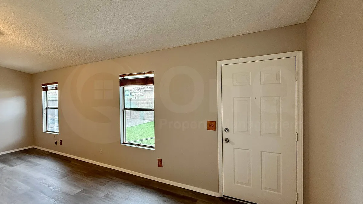 3 bed, 2.0 bath, 1247 sqft, $2,150 — Photo 3