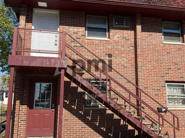 2505 Pine Ave #9A, Mattoon, IL 61938