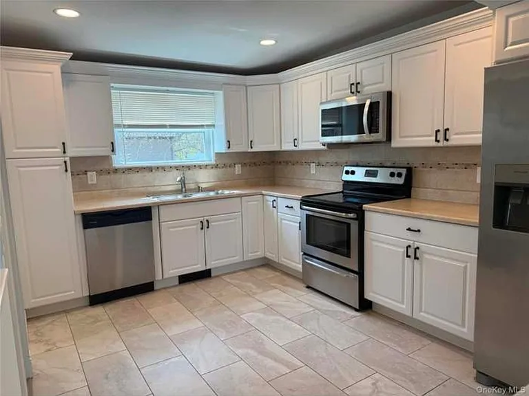226 Woodycrest Dr — Photo 8