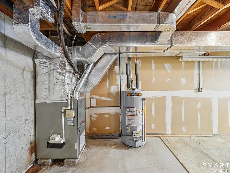 17 Oak Forest Dr #2 — Photo 34