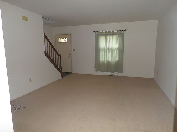 5th image of 1805 Somersworth Dr #B