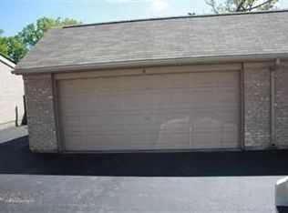 104 Colonial Club Dr, New Albany, IN 47150