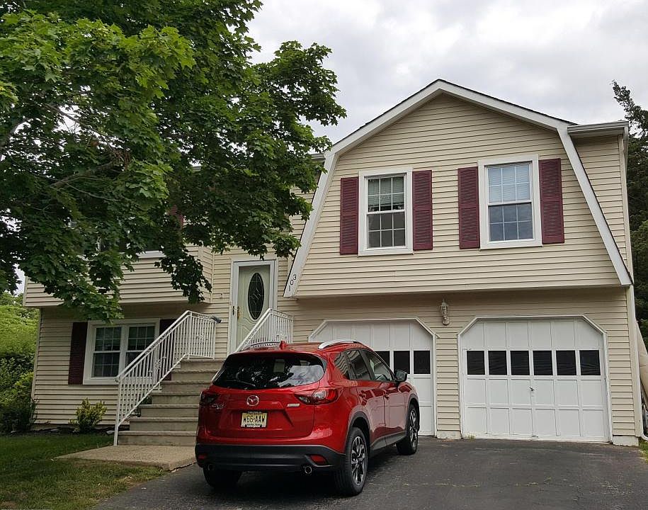 1st image of 103 Wicklow Ct
