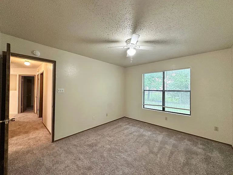 2707 Taft St — Photo 15