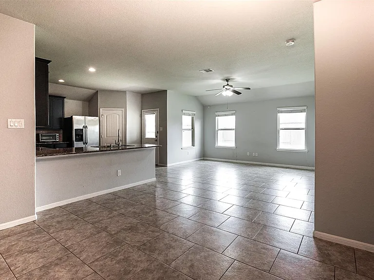 29319 Dunns Creek Ct — Photo 8