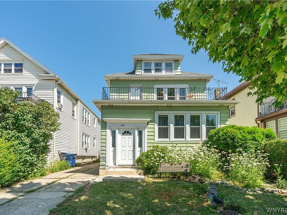 1st image of 304 Taunton Pl