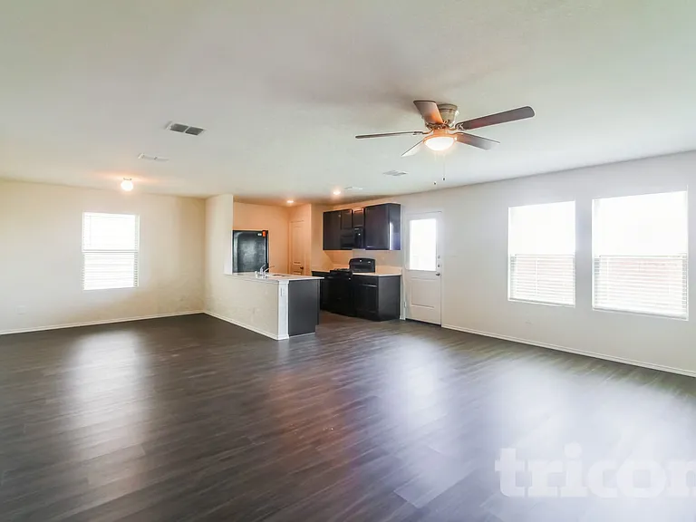 5697 McClelland St — Photo 2