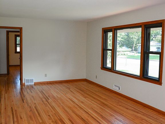 5th image of 7225 Kentucky Ave N
