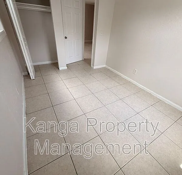 1618 W 26th Ct #A — Photo 14