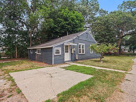 2nd image of 2409 Crozier Ave