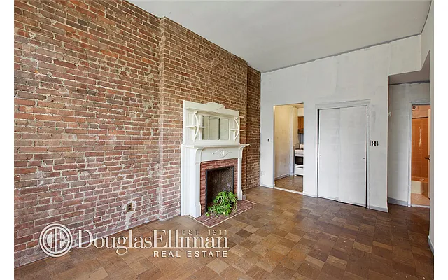 Rented by Douglas Elliman | media 7