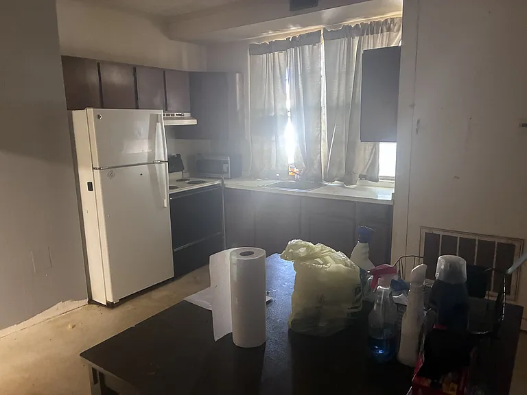 320 Hudson Ave #2 — Photo 3