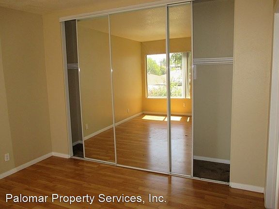 5th image of 1037 E Washington Ave Unit 2