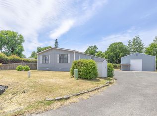 950 Schroeder Ln, Grants pass, OR 97527