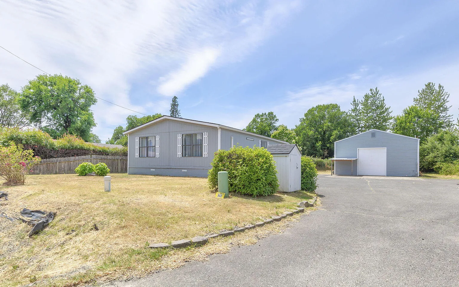 950 Schroeder Ln photo 1