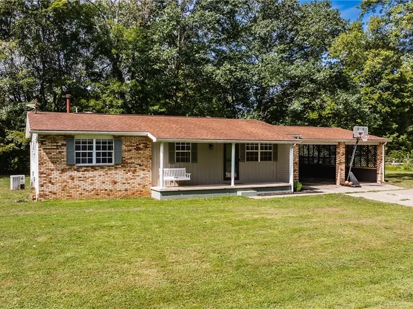 22 Mill Stream Rd, Elizabeth, WV 26143