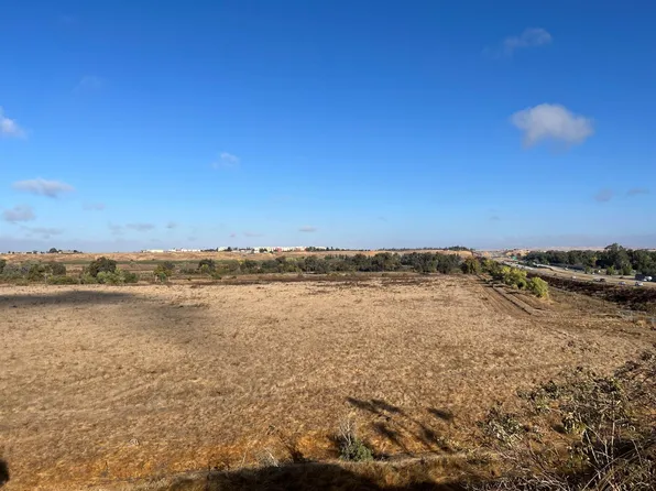 204 W Bluff Ave, Fresno, CA 93711