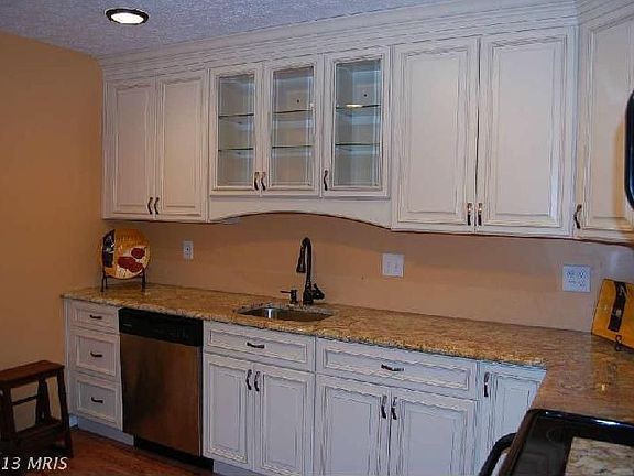 4th image of 464 Darby Ln