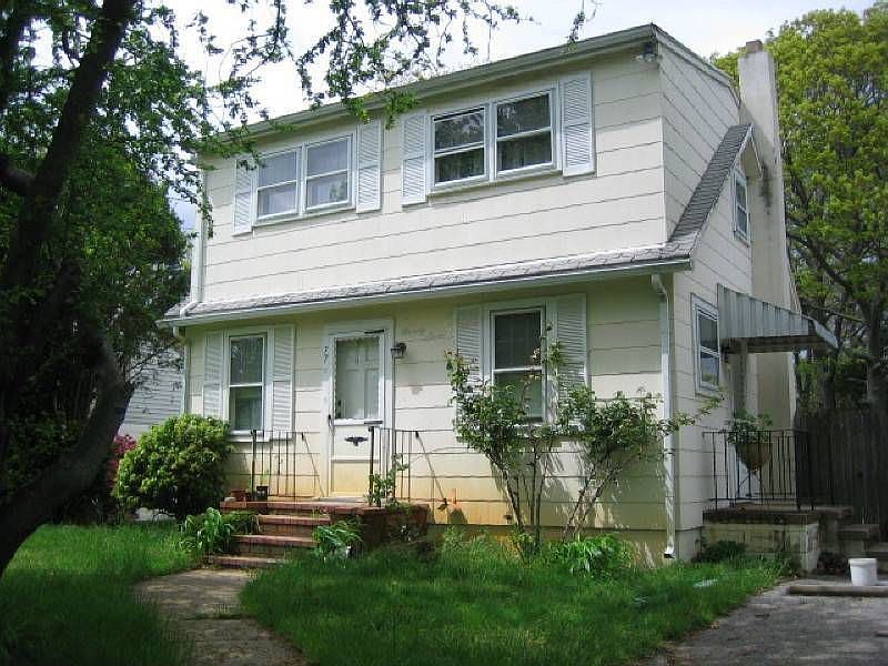 1st image of 77 Westminster Dr
