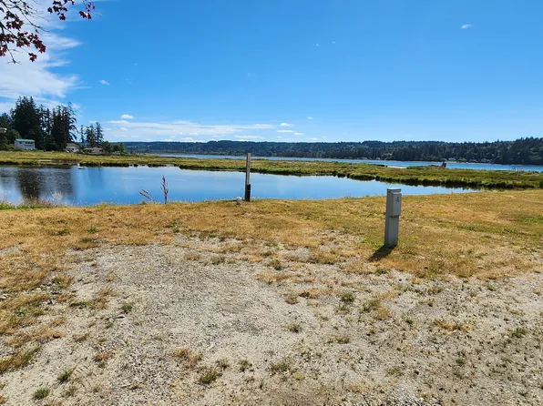 621 NE Gladwin Rd, Belfair, WA