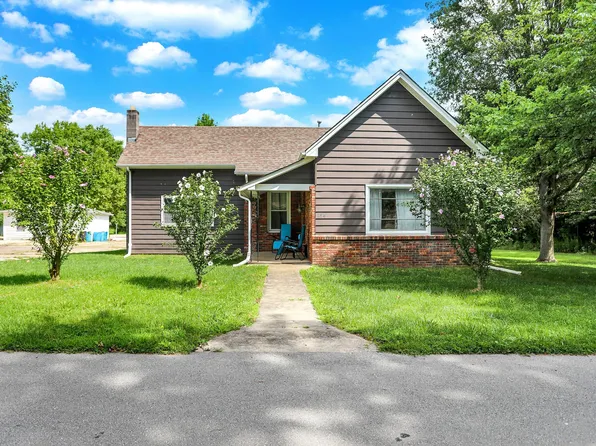 196 Crawford St, Clayton, IN 46118