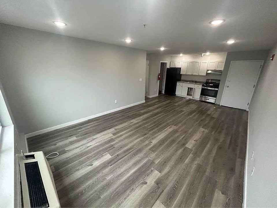 2 bed, $1,936 — Photo 4
