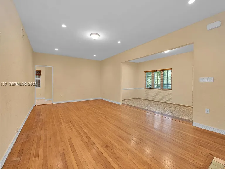 46 Montilla Ave #46 — Photo 39