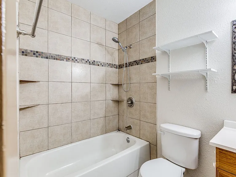 7117 Edinburg Dr — Photo 8