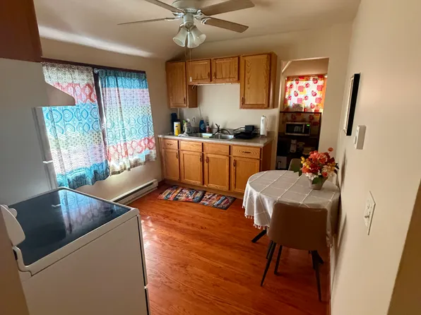 218 Island Ave, Racine, WI 53405