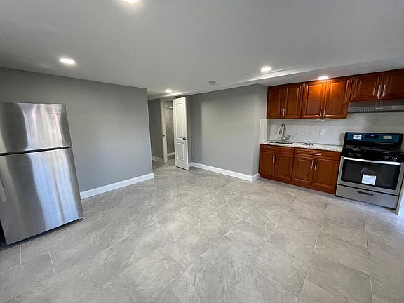 2nd image of 152 Revere Ave #Basement