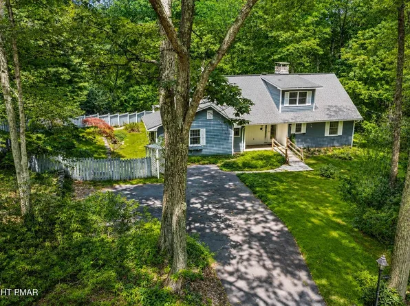 384 Devils Hole Rd, Cresco, PA 18326
