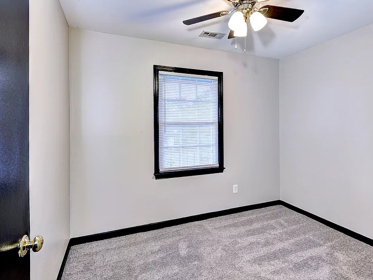 9106 Lost Forest Dr — Photo 24