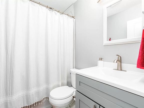 4th image of 3135 Alfred Ave