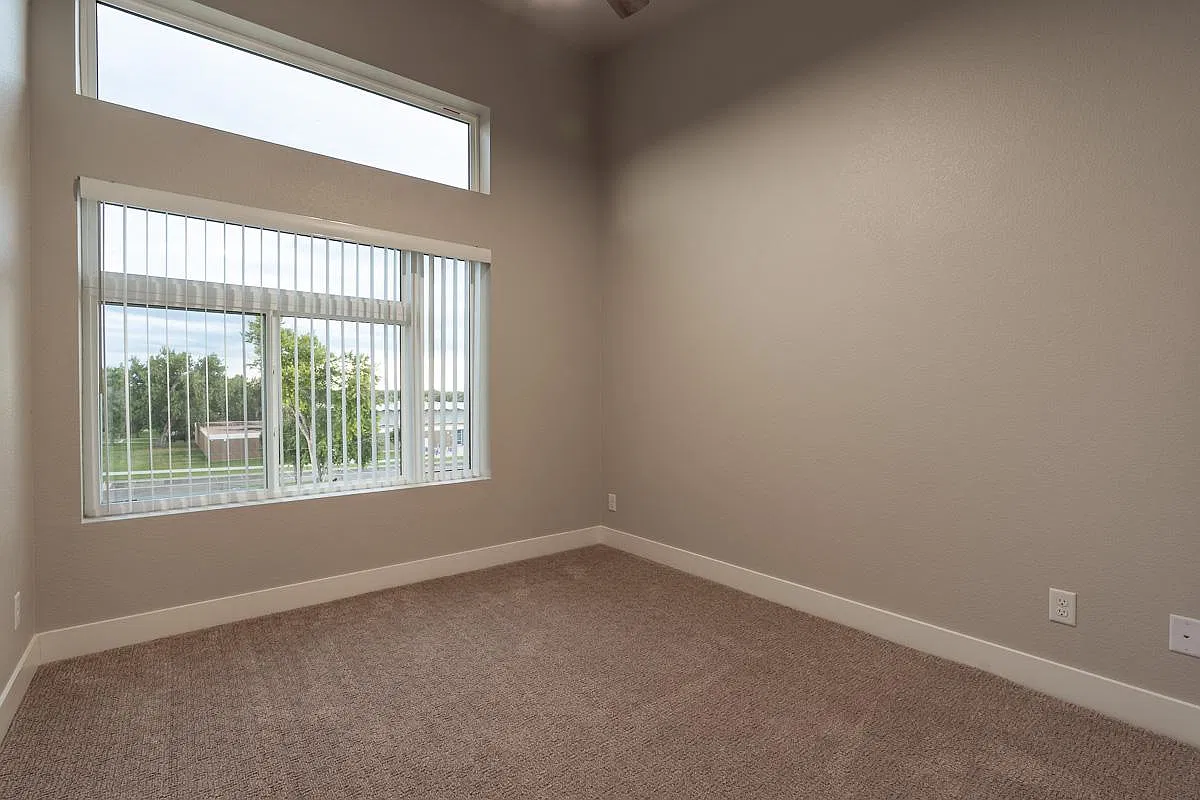 3 bed, 1400 sqft, $2,300 — Photo 2
