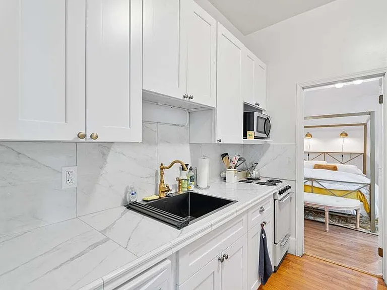 413 N Cayuga — Photo 1