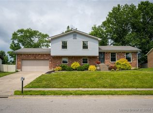 1142 Creekview Cir, New Albany, IN 47150