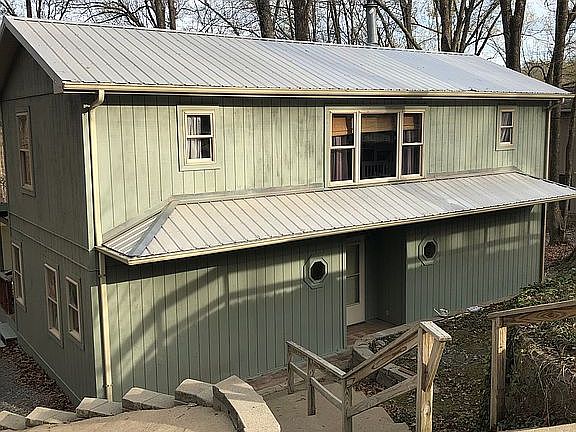 3rd image of 451 Willow Ln
