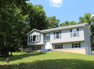 30 Old Stage Rd, Albrightsville, PA 18210