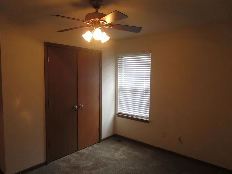 605-607 Glenstone Dr. — Photo 16