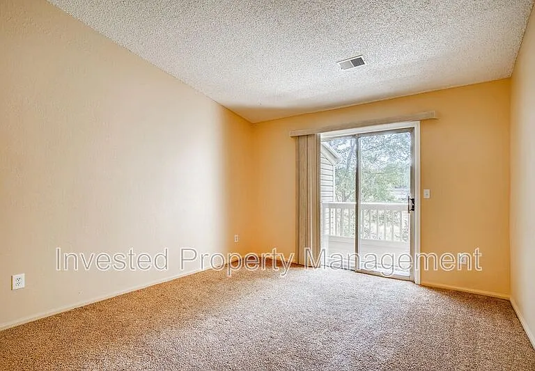 979 S Miller St #302 — Photo 5