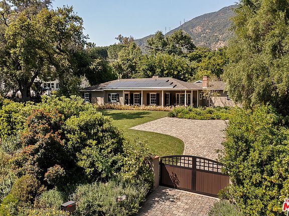 3rd image of 2085 E Altadena Dr